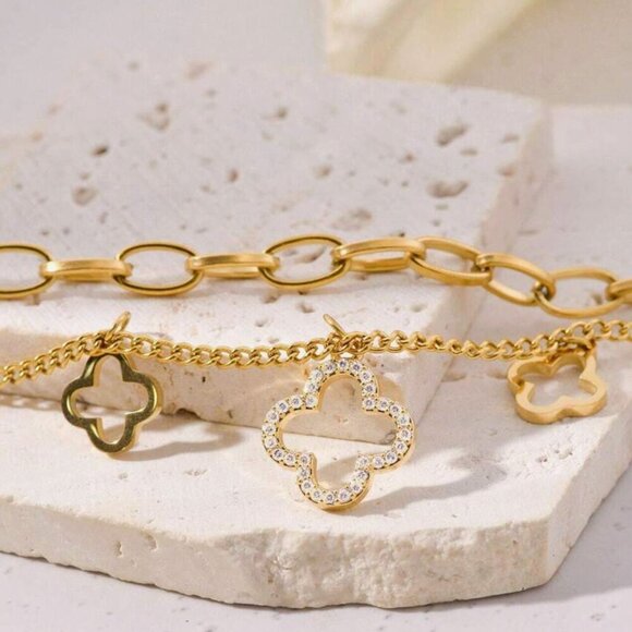 Clover Flower, 5 Quatrefoil Motif Bracelet - Gold Color - Picture 4 of 5